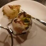 オステリア ブッコ - エスカルゴ専用トングとフォークで頂きました。