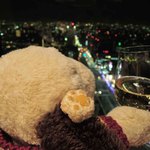 ライブキッチン COOKA - そして、ワイン片手に、
      ラグジュアリーでエグゼクティブなボキ・・・
      お料理を楽しみながら、19階から眺める夜景は最高～！！