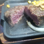 いきなりステーキ - 肉厚の断面