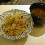 藤多 - 炊き込みご飯とお味噌汁