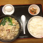 おふくろ亭 - ホル鍋定食 飯大 ニンニクがっつり 500円
