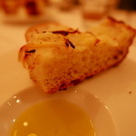 クッチーナ イタリアーナ ガッルーラ - 【2015/6再訪】玉葱のパンも定番ですね！