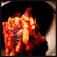 牛屋 銀兵衛 銀座本店 - 長芋とアボカドのキムチ 580円