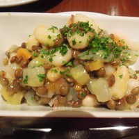 トラディシオン 日本橋 - レンズ豆と白インゲンのサラダ 