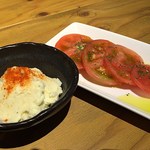 鉄板焼き さんちぇ - ポテサラ・冷やしトマト(15.6)