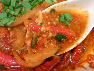 Wan Tsuchi - 大量の唐辛子とひき肉と玉ねぎ