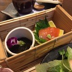 くずし割烹花々 - サーモン＆沖縄もずく酢