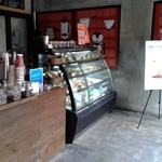 Anomali Coffee - 店内(レジ)の状況