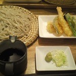 よしなり - Ｂセット（手打ちそば＋天ぷら盛合せ）大盛り￥1,000