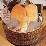 デリー - ナン(520円)　どう見てもパンです。