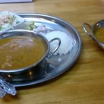 シェフ ハラール カレー - 左チキン、右キーマカレー