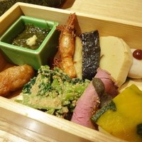 京都石塀小路豆ちゃ 有楽町 - おばんざい箱