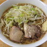 ラーメン二郎 - ラーメン 700円　麺半分・ヤサイ少なめ・ニンニク