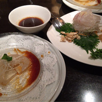 廣東料理 民生 ヒルトンプラザウエスト店 - 手間フラヒレお刺身。奥の鯛のお刺身料理好き！