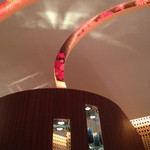 ラ ソスタ - 天井まで、凝った内装