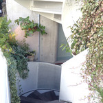 ラ ソスタ - エントランスからの、地下へのアプローチ