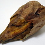 蜜香屋 - 蜜香焼（部分的に皮をむいたところ、2015年4月）