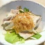 下田屋 - 付け出し(豚しゃぶ　醤油なめこがけ)