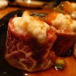 炭火焼肉 あもん - 白子の神戸牛ロース巻き