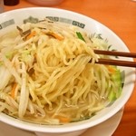 日高屋 - 麺は大盛にしてしまった。。