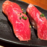 焼肉 黒5 - 牛トロにぎり 380円