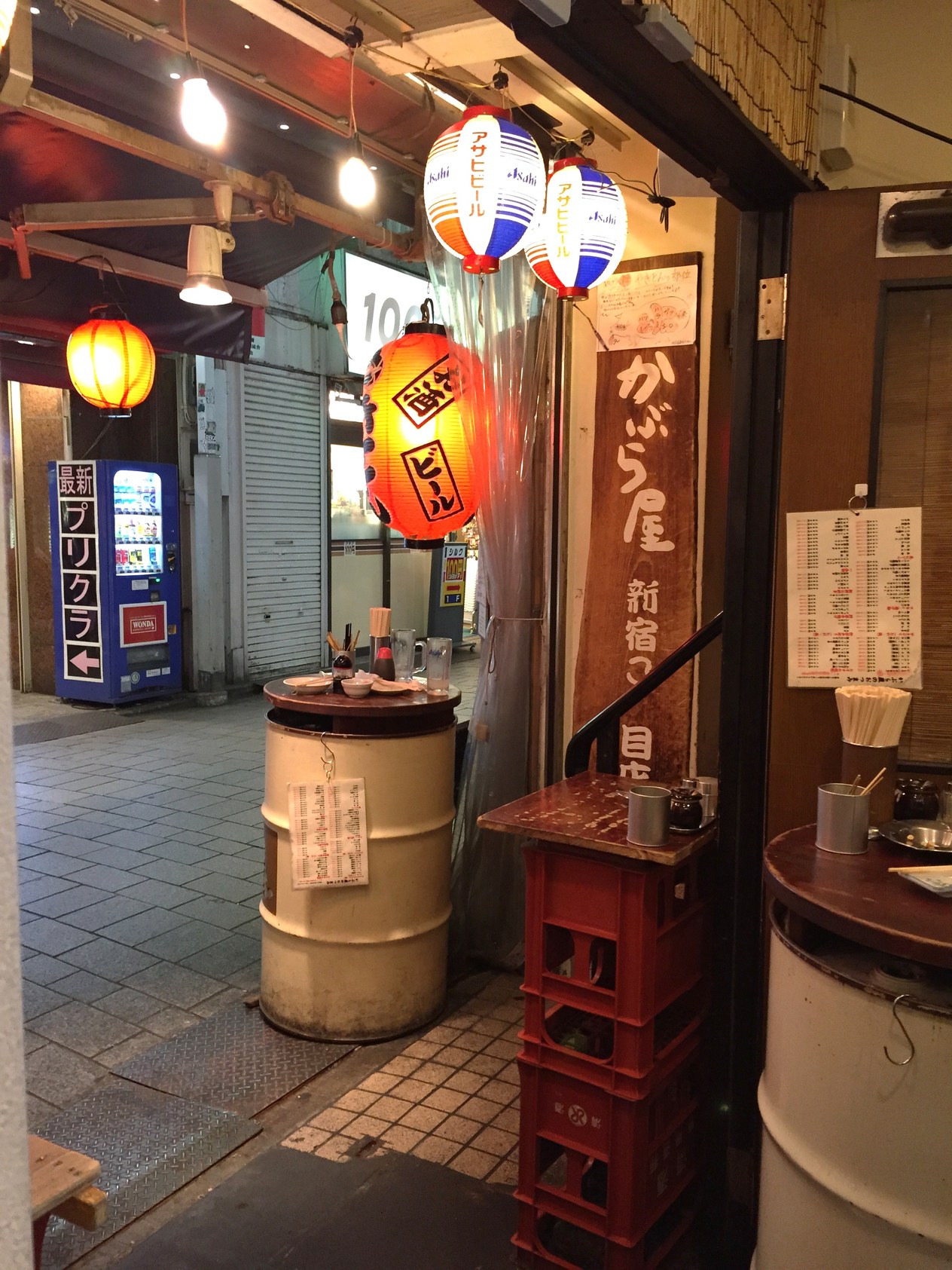 内観写真 : 【閉店】かぶら屋 新宿三丁目店 （かぶらや） - 新宿三丁目もつ焼き | 食べログ