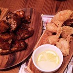 HONEBUTOムーチョ - 150612フィンガースペアリブ絡めBBQソース8フィンガー1190円鶏の唐揚げ6個390円スイートレモン