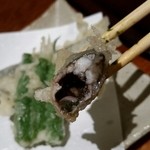 手打ち蕎麦切り　海望 - 稚あゆの断面。中から苦い液体が零れ出ます…。