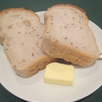 ロシヤ料理 ラルース - ライ麦パン？