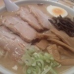 長州ラーメン万龍軒 新町店 - ジャンボラーメン♪　4人でシェアしました。