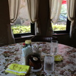 ボン・ムウ - 店内南側の様子