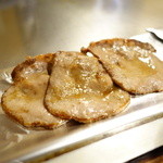 レトロ焼肉たろう食堂 - しそネギタン