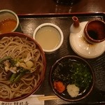 羽根屋　五色割子そば