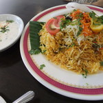 カーン・ケバブ・ビリヤニ - チキンビリヤニ＆ライタ