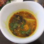 カーン・ケバブ・ビリヤニ - サービスの豆カレー