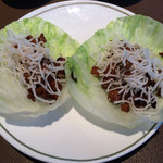 中国飯店 - 鶉のひき肉、レタス包み