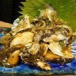 Satomi - 観光の楽しみは夜の食事。豪勢な丸ごとアワビを使った「肝たたき」。