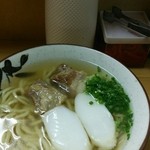 月桃 安里店 - 沖縄そば 500円(あっさり)