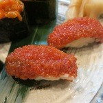 海鮮道楽たち花 - 筋子の寿司です。