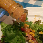 トラットリア マッコ - 2015/6/☆  ドレッシングをかけて。。