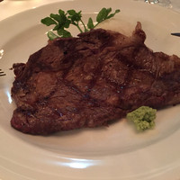 AKARENGA STEAK HOUSE - ボリューム満点
                    アメリカンサイズ