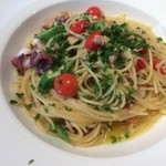 カフェ ラン イントゥ - 蛸とオクラのオイルパスタ