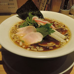 むぎとオリーブ - 特製 鶏・煮干・蛤のトリプルＳＯＢＡ　ズームアップ