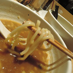 むぎとオリーブ - つけ麺啜る