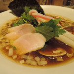 むぎとオリーブ - 特製 鶏・煮干・蛤のトリプルＳＯＢＡ　ズームアップ