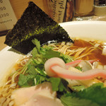 むぎとオリーブ - 特製 鶏・煮干・蛤のトリプルＳＯＢＡ　ズームアップ