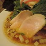 むぎとオリーブ - 特製 鶏・煮干・蛤のトリプルＳＯＢＡ　ズームアップ