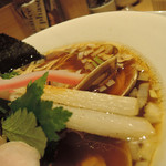 むぎとオリーブ - 特製 鶏・煮干・蛤のトリプルＳＯＢＡ　ズームアップ