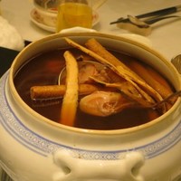 赤坂璃宮 銀座店 - 漢方燉馬鞭（薬膳蒸しスープ）（北芪・當参・竜眼肉・鹿茸）