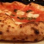 Cucina Italiana Pizzalina - クリスピーな生地